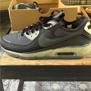 Nike Air Max 90 Terrascape New Size 9